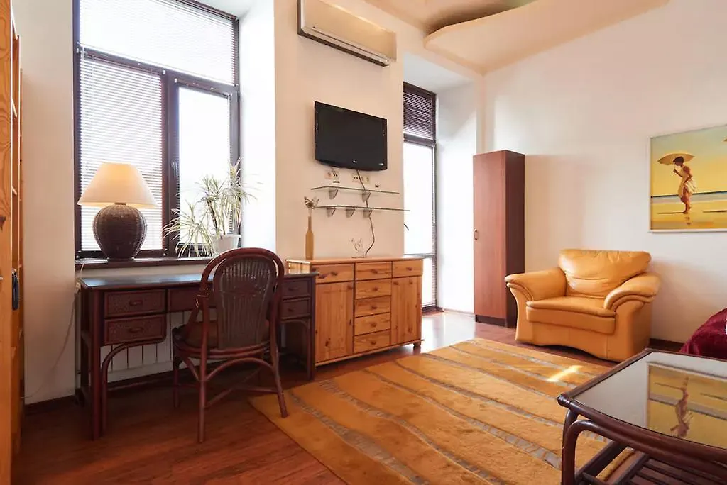 Home Hotel Apartments on Kontraktova Ploshcha Kiev