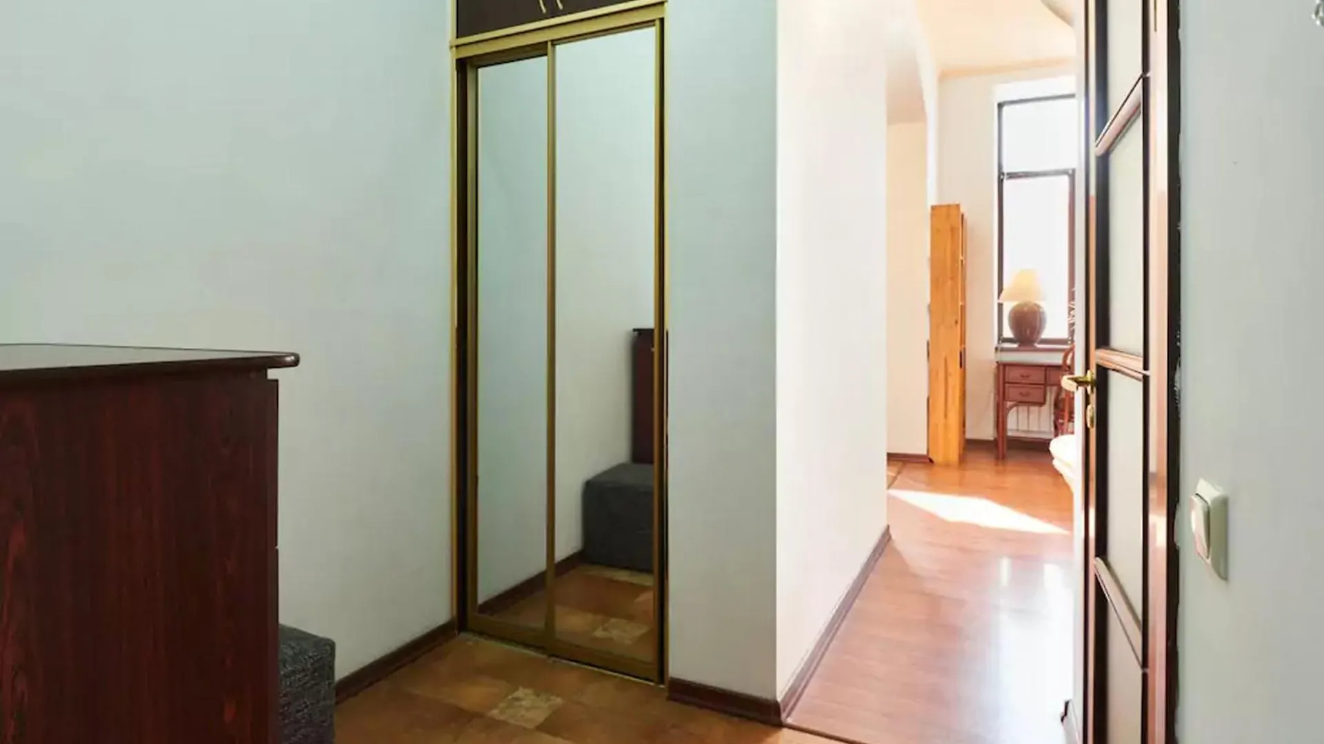 Home Hotel Apartments On Kontraktova Ploshcha キエフ