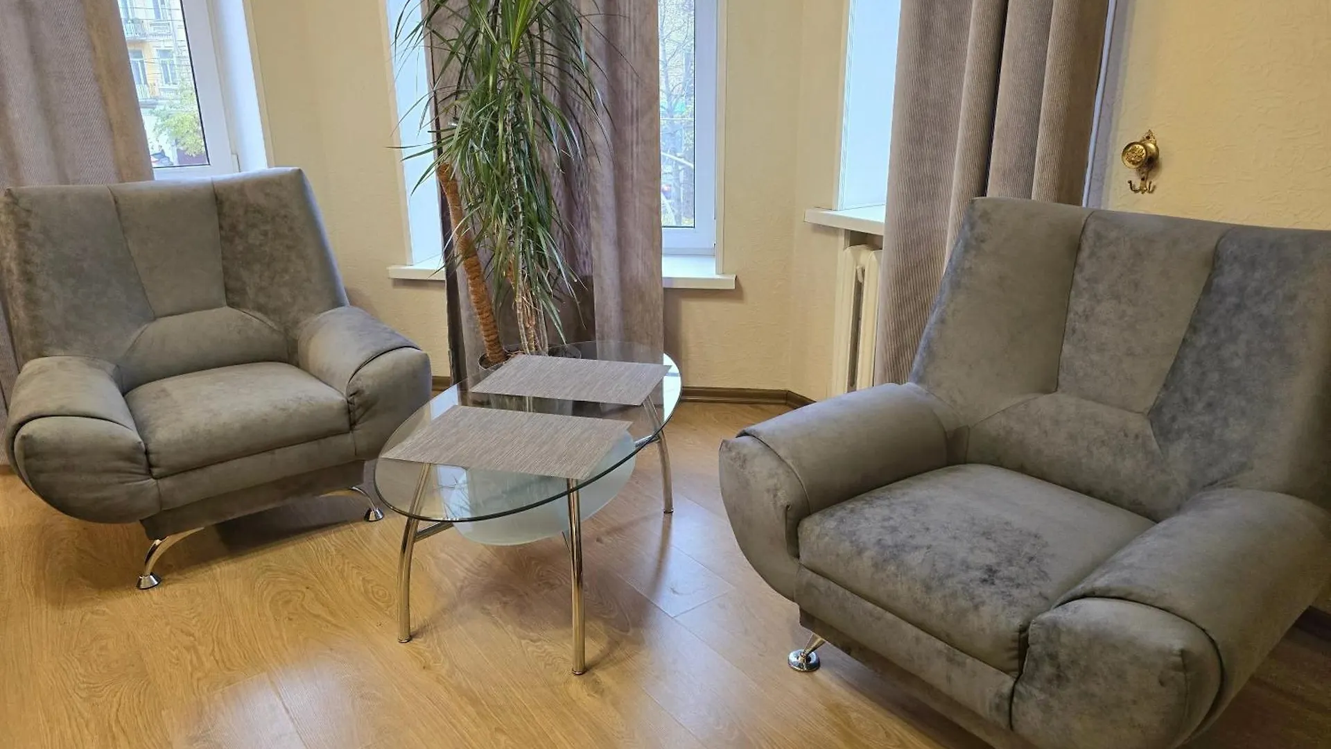 Home Hotel Apartments On Kontraktova Ploshcha キエフ 0*,