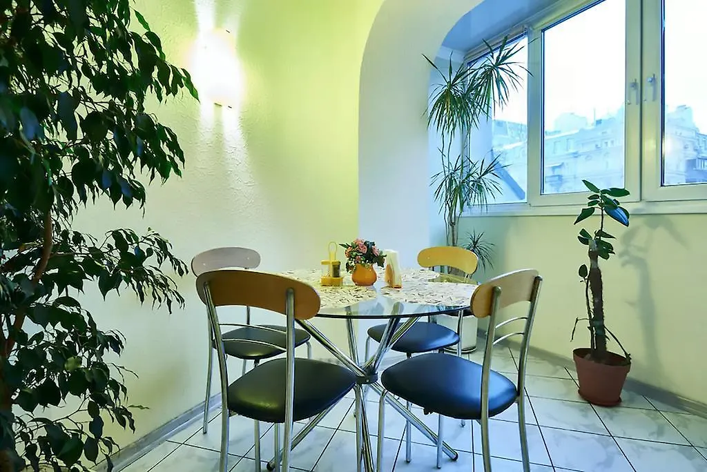 Home Hotel Apartments On Kontraktova Ploshcha キエフ 0*,