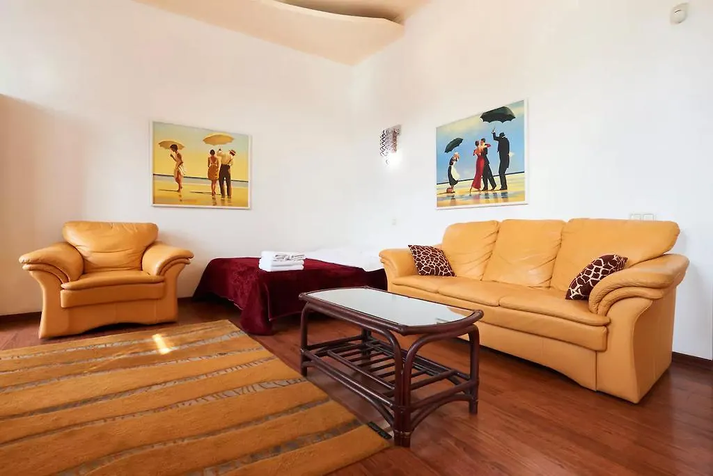 Home Hotel Apartments On Kontraktova Ploshcha Kiew